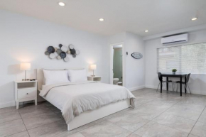 Bayshore Breeze 7 - King Bed, Kitchen, Parking
